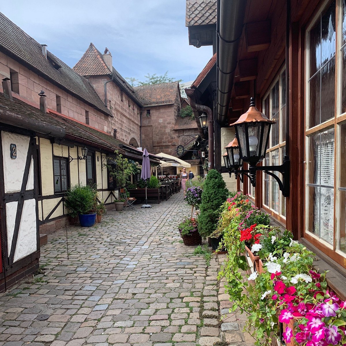 🏛️ 여성 문(프라우엔토어)